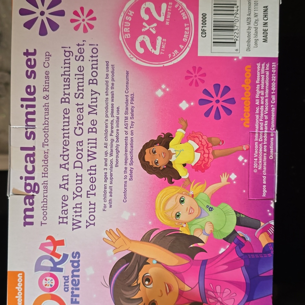 NIB. Dora Magical Smile Set - Toothbrush Holder, Toothbrush & Cup - Picture 4 of 4